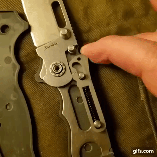 Нож с акульим замком - лучшая ножевая новинка ушедшего 2021 года. По мнению пользователей!