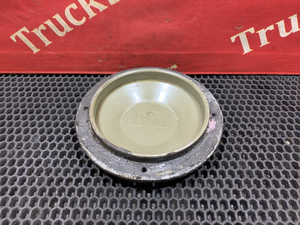 Крышка ступицы передней