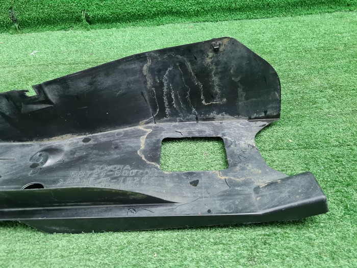 Пыльник заднего бампера Land Cruiser 200 (15-21)