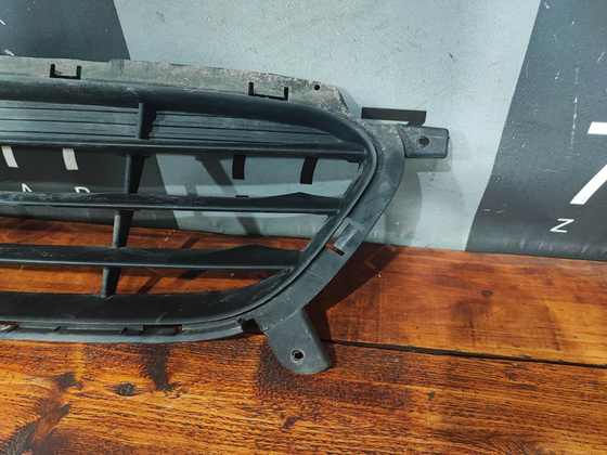 Решетка переднего бампера Hyundai Solaris 1 (RB) 10-14 Б/У Оригинал 865611R000