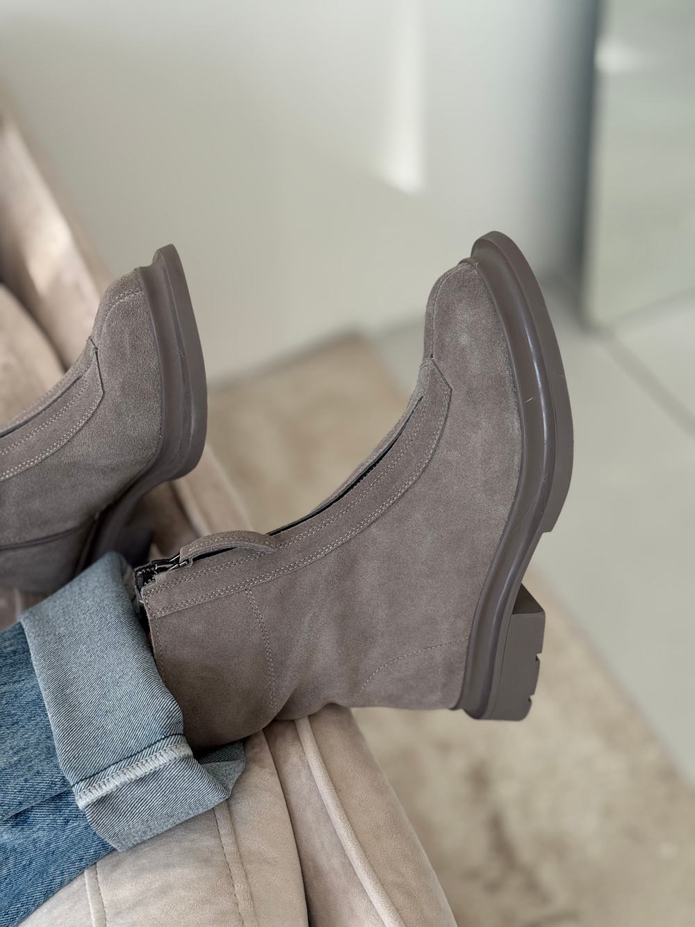 Ботинки из натуральной замши