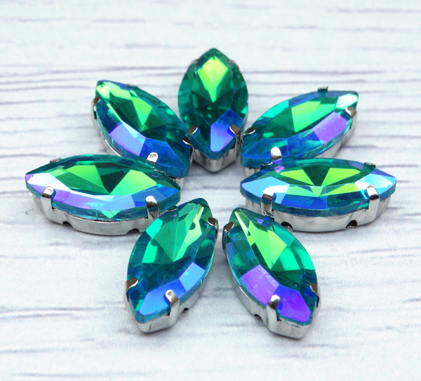 МЦ029НН715 Хрустальные стразы формы "лодочка" в цапах, голубой AB, 7х15 мм, 5 шт.