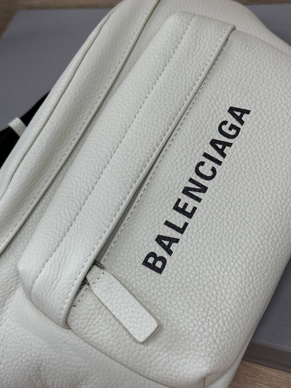 Поясная сумка Balenciaga