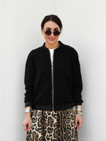 Бомбер в черном блеске