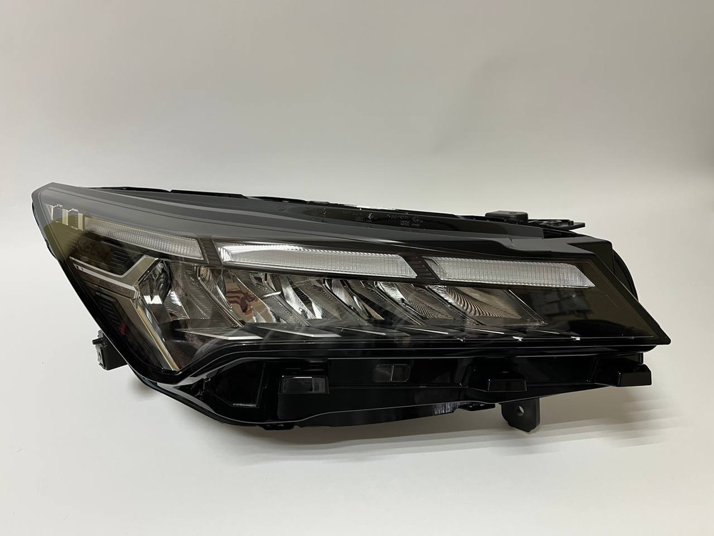 Фара правая Geely Coolray 2023-2025