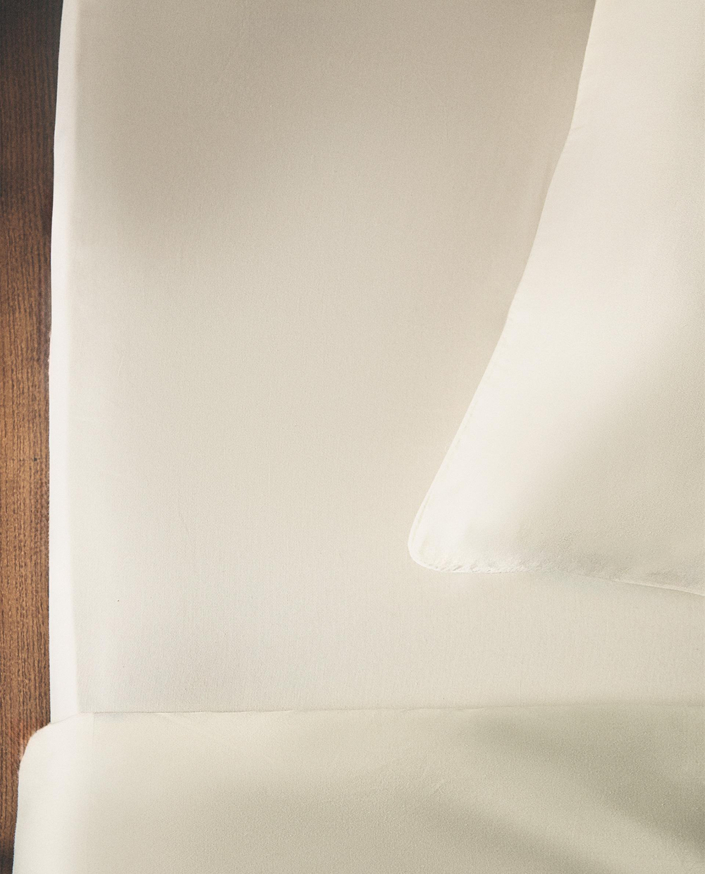 Zara Home - Атласная простыня с эластичной лентой, высота 40 см (500 нитей), бежевый, 200х200х40 см