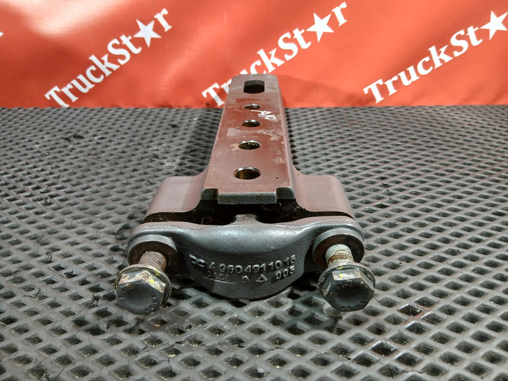 Кронштейн глушителя