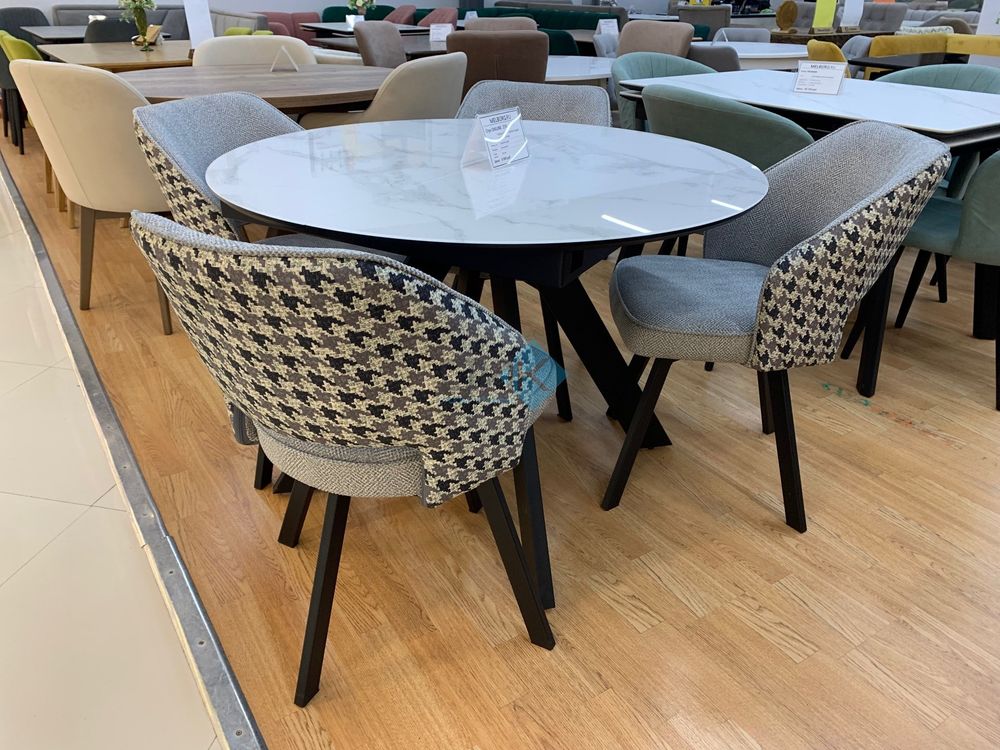 Стул DikLine 274 поворотный опоры чёрные