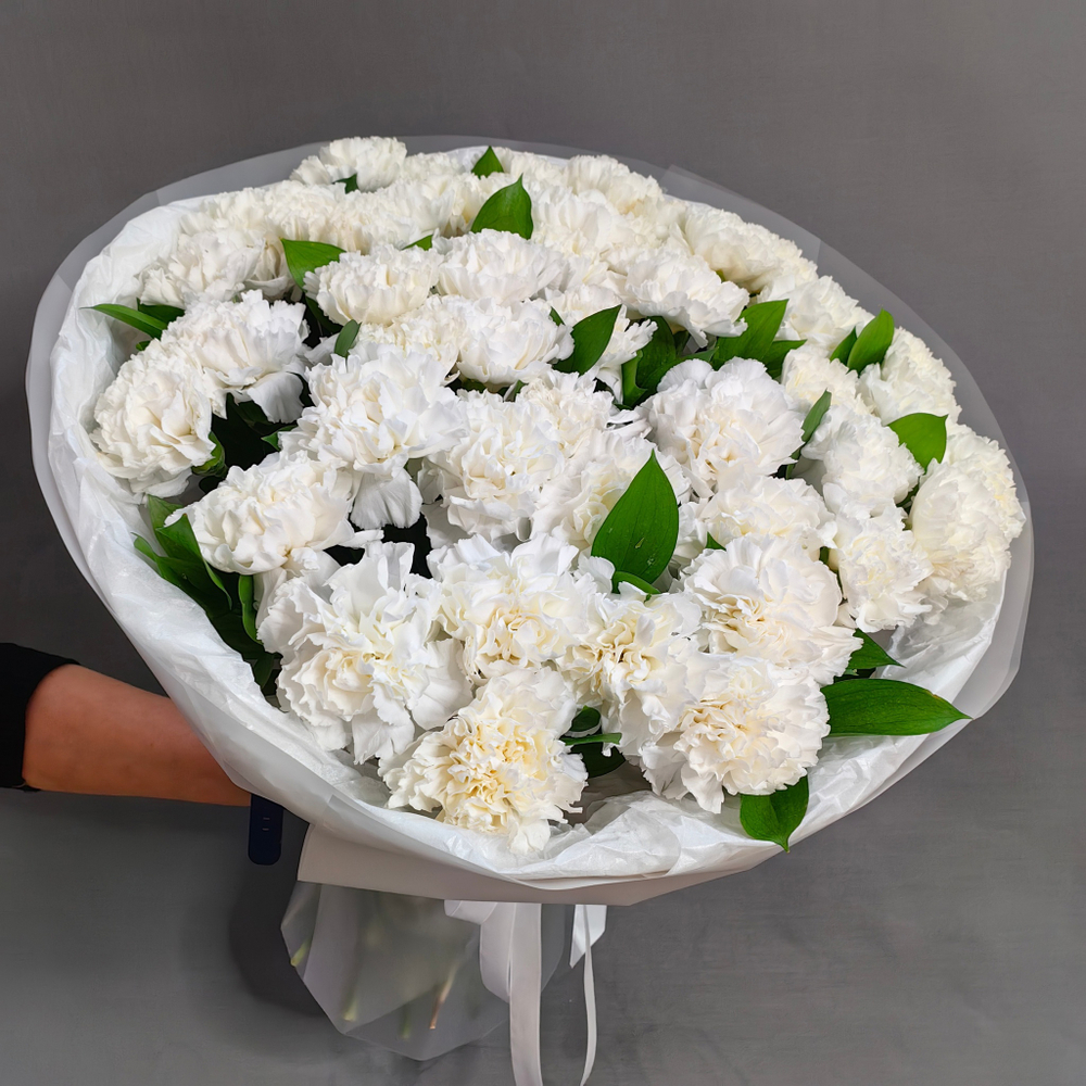 Букет из 45 белых ароматных диантусов в "облачке"