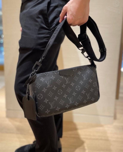 Сумка через плечо Louis Vuitton