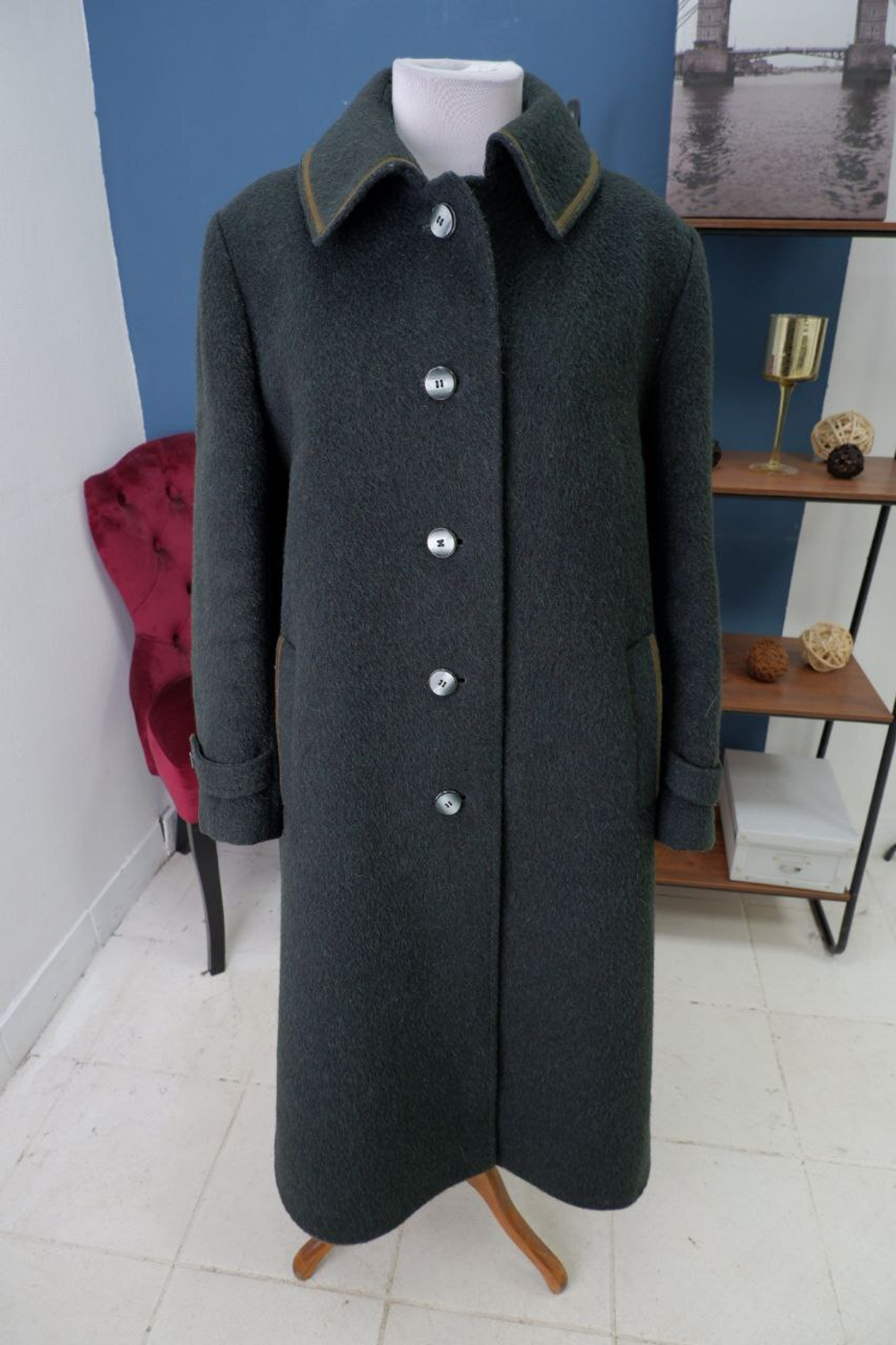 Пальто темное 52/54 размер