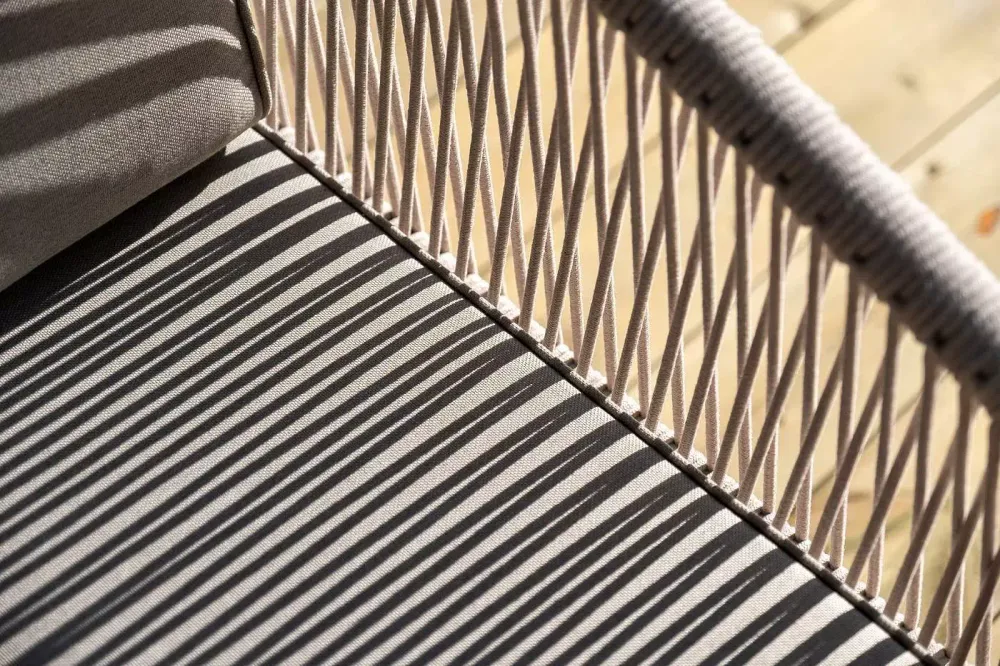 "Канны" лаунж-зона 4-местная из роупа со столиком "Канны" цвета "дуб", основание дуб, роуп бежевый