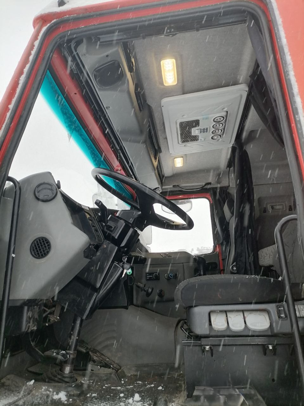 МАЗ 6501* 6x4 Самосвал 650128-8570-000 (Дизельный, 11,6 л, 423 л.с., МТ)