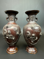 Пара старинных японских бронзовых ваз