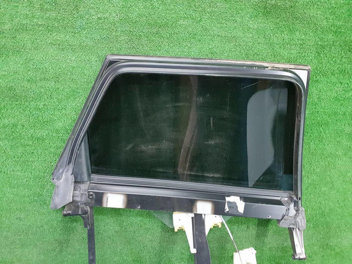 Стекло заднее левое Audi A3 2 8P (2008-2013)