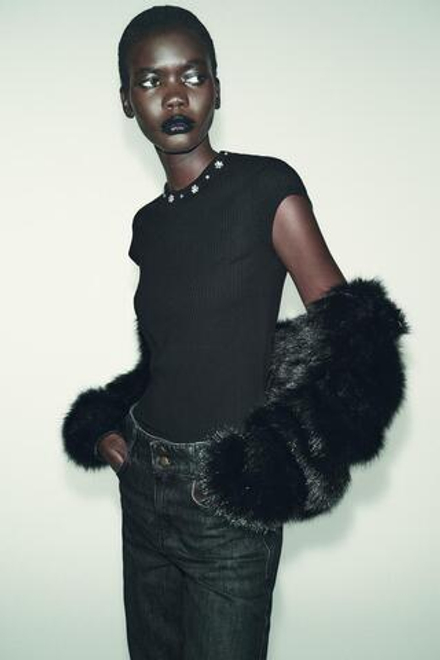 ZARA ФУТБОЛКА С КОРОТКИМИ РУКАВАМИ И БУСИНАМИ, ЧЕРНЫЙ