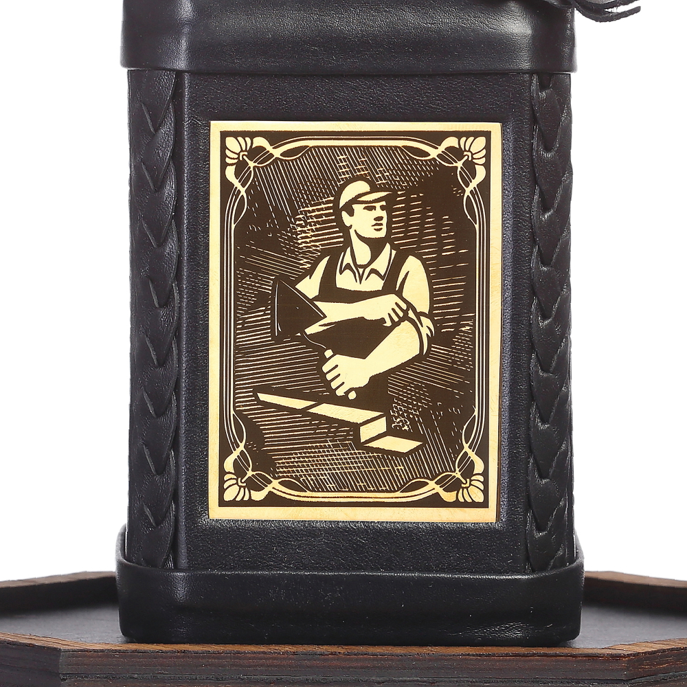 Графин «Строителю-4» с накладкой покрытой золотом 999 пробы