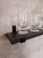 Полка настенная прямая лофт на кронштейнах для специй