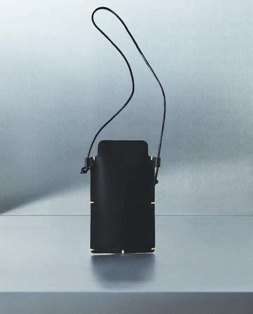 ZARA HOME КОЖАНЫЙ ЧЕХОЛ ДЛЯ МОБИЛЬНОГО ТЕЛЕФОНА, ЧЕРНЫЙ