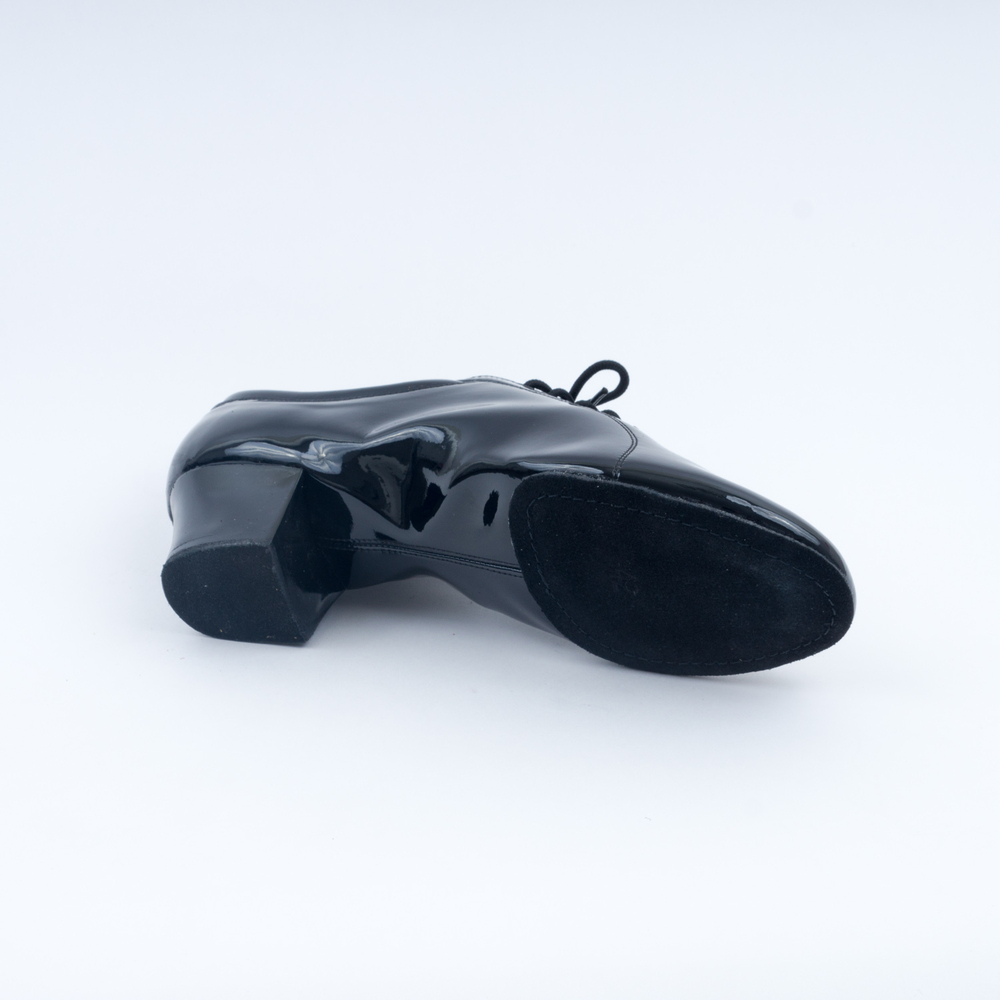 Мужские лакированные туфли для латины