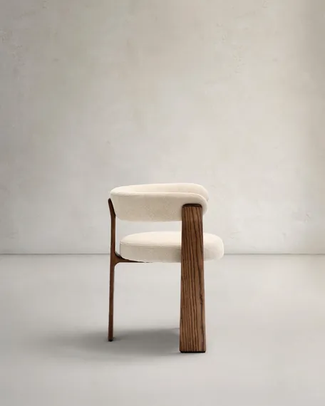 Стул Granite на 3 ножках из бежевого шенилла и массива ясеня в отделке орех