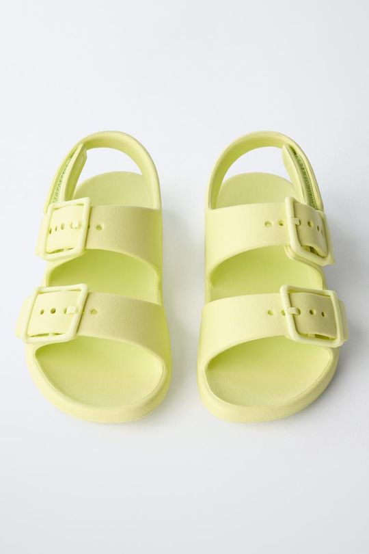 ZARA РЕЗИНОВЫЕ САНДАЛИИ С ПРЯЖКАМИ, ЛАЙМОВЫЙ