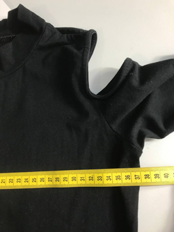 Платье с открытыми плечами, визуально 40 размер