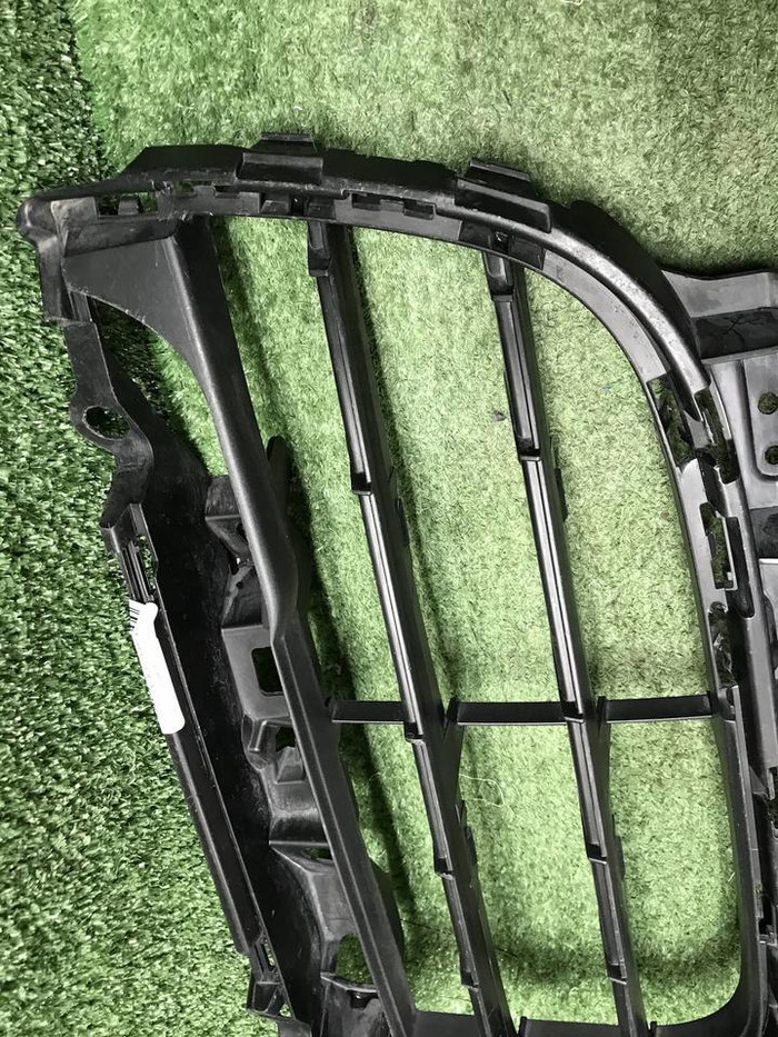 Решетка перед. бампера Porsche Cayenne 958 (14-18)