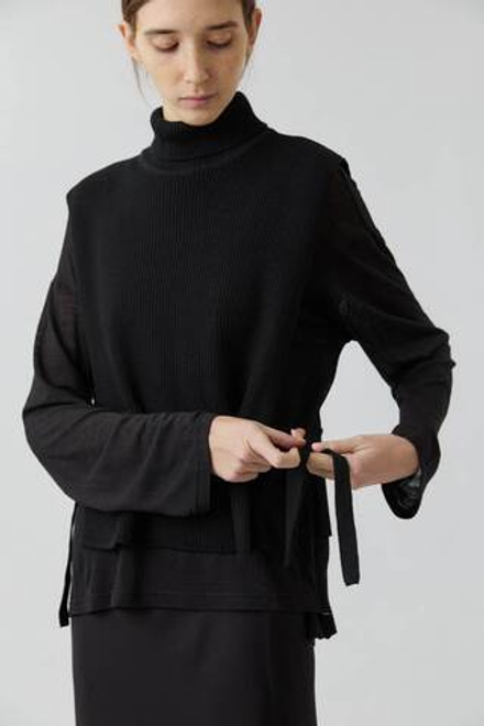 Манишка черного цвета