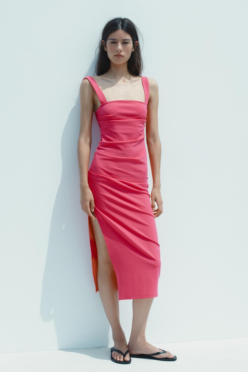 ZARA ПЛИССИРОВАННОЕ ПЛАТЬЕ МИДИ, ЦВЕТ ФУКСИИ