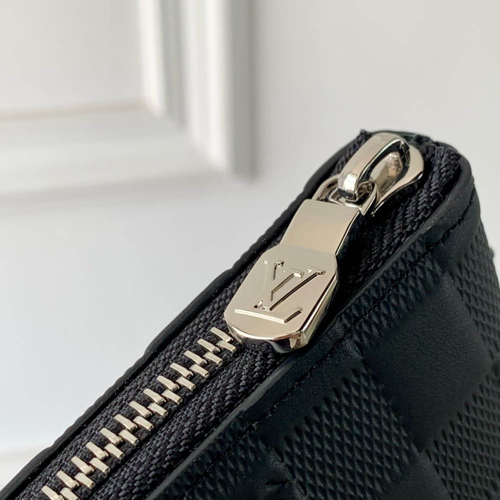 Louis Vuitton Takeoff Pouch