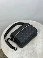 Сумка-мессенджер Louis Vuitton