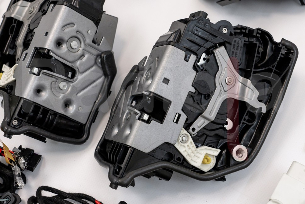 Автоматические доводчики на 4 двери для BMW X5 (F15/F85) 2014-2017 - Radiola RDL-SAA-Z02