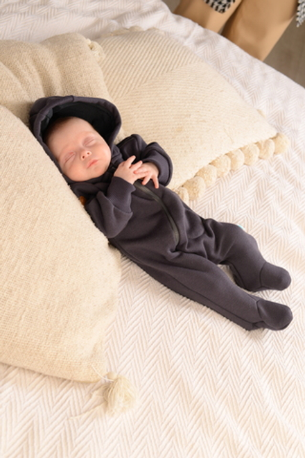 Комбинезон утепленный с капюшоном графит