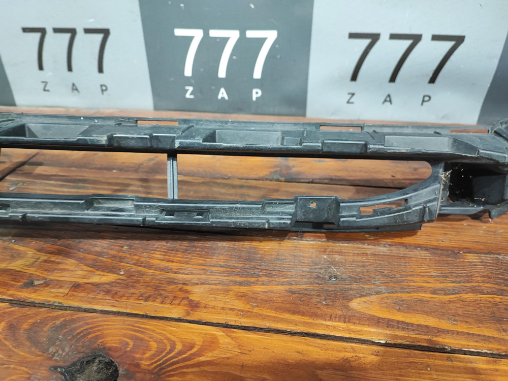 Кронштейн переднего бампера Mercedes E (W213) 16-20 Б/У Оригинал A2138851265