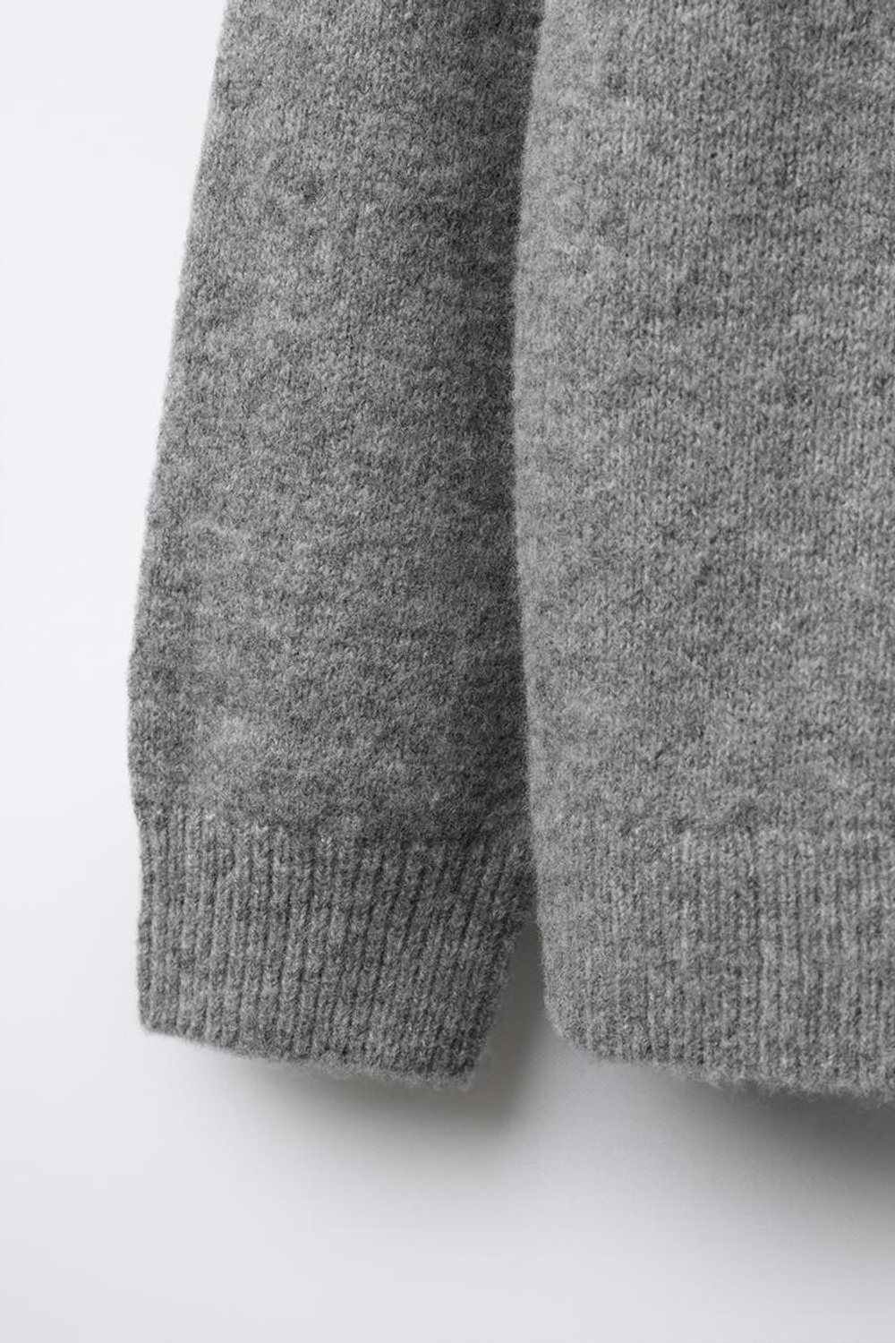 ZARA МЯГКИЙ ТРИКОТАЖНЫЙ ДЖЕМПЕР С ШЕРСТЬЮ, СЕРЫЙ