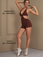 Комбинезон спортивный для фитнеса и танцев короткий