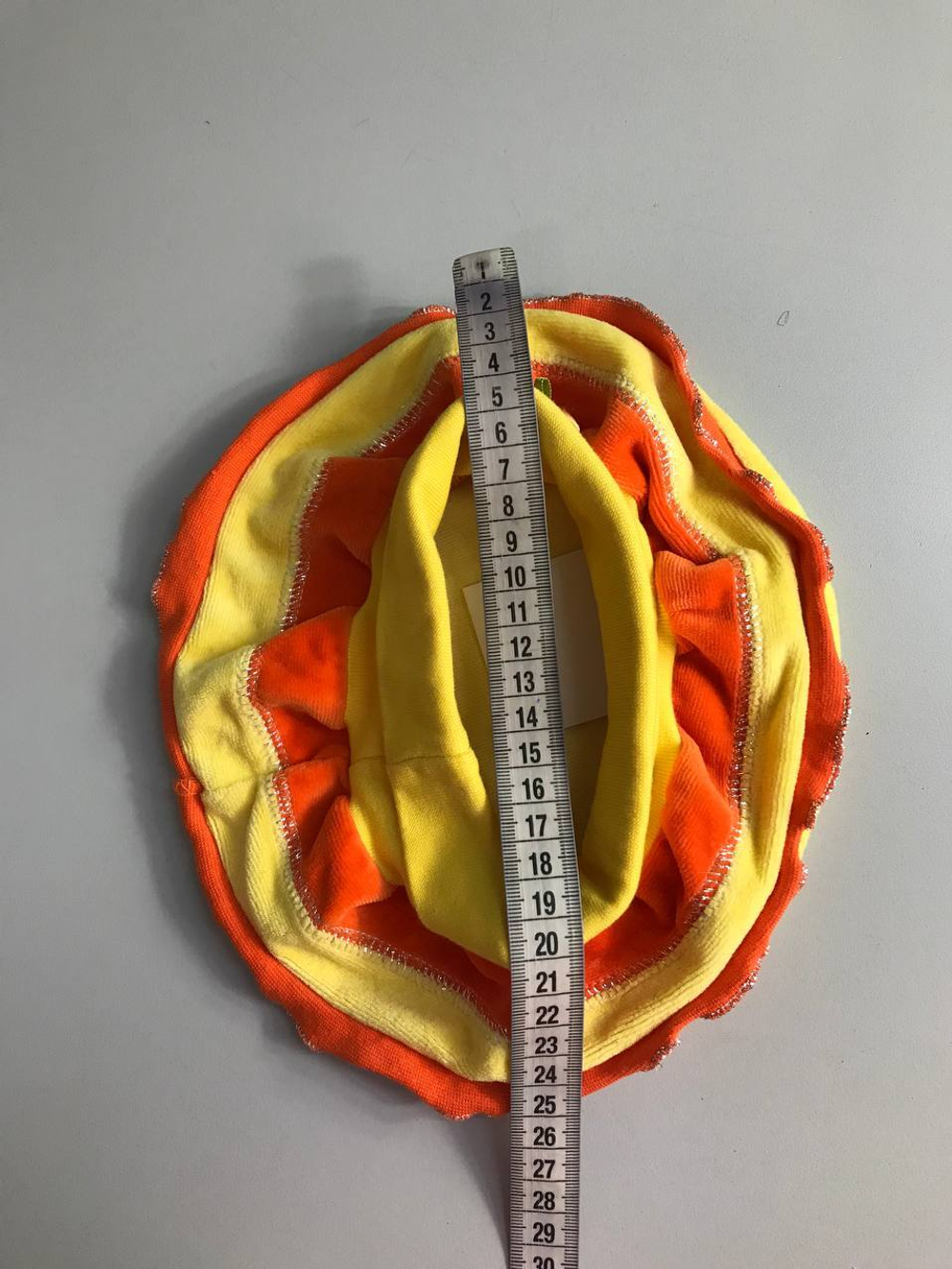 Шапочка яркая для малышки