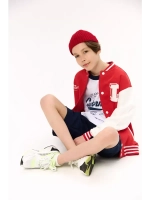 Красный бомбер для школы и сада