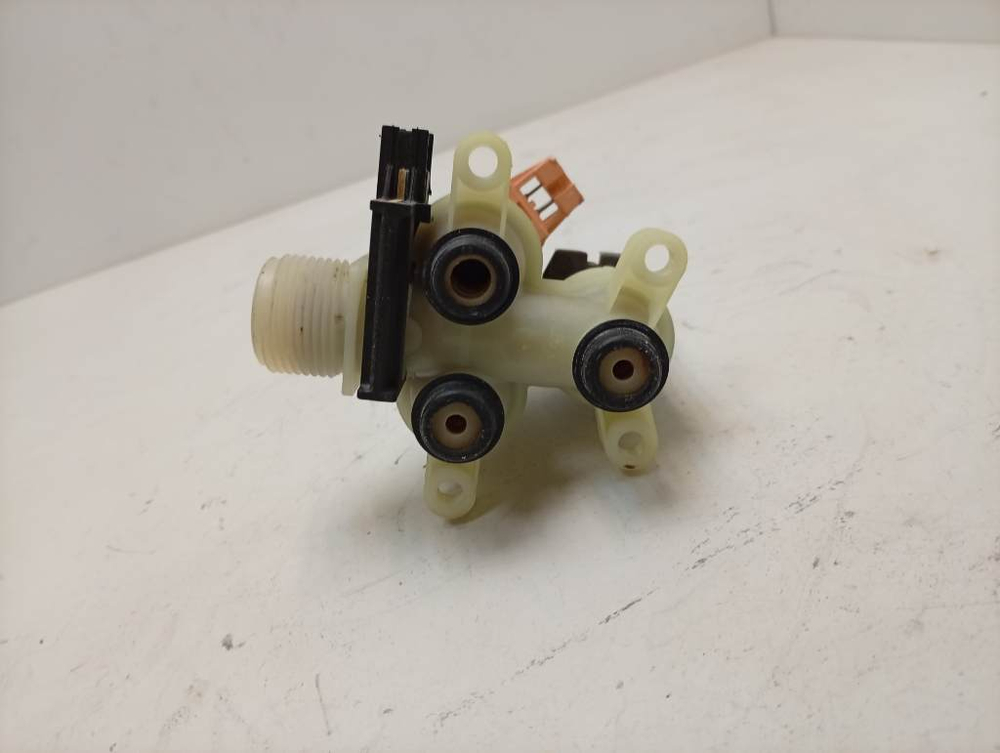 LAVALOGIC1810 кт33 Клапан подачи воды для стиральной машины Aeg Electrolux Zanussi 1100992732 б/у