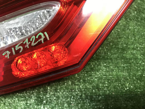 Фонарь левый внутр Toyota Camry XV70 17-нв галоген
