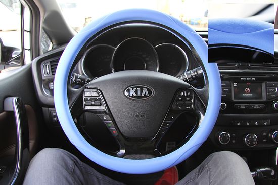 Оплетка на руль из силикона для легковых авто, (диаметр руля 37-39 см)