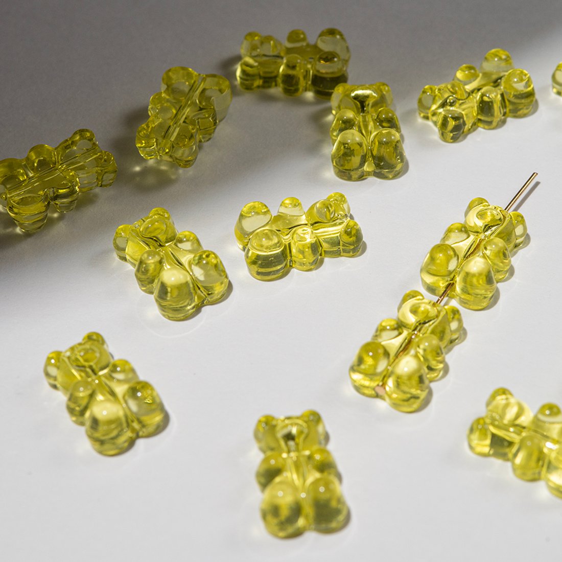 Подвеска "Мармеладный медвежонок", 18,5*12мм, желтый акрил