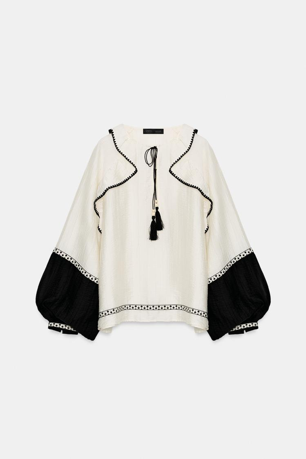 ZARA ОБЪЕМНАЯ БЛУЗА С ВОЛАНАМИ, ЭКРЮ/ЧЕРНЫЙ