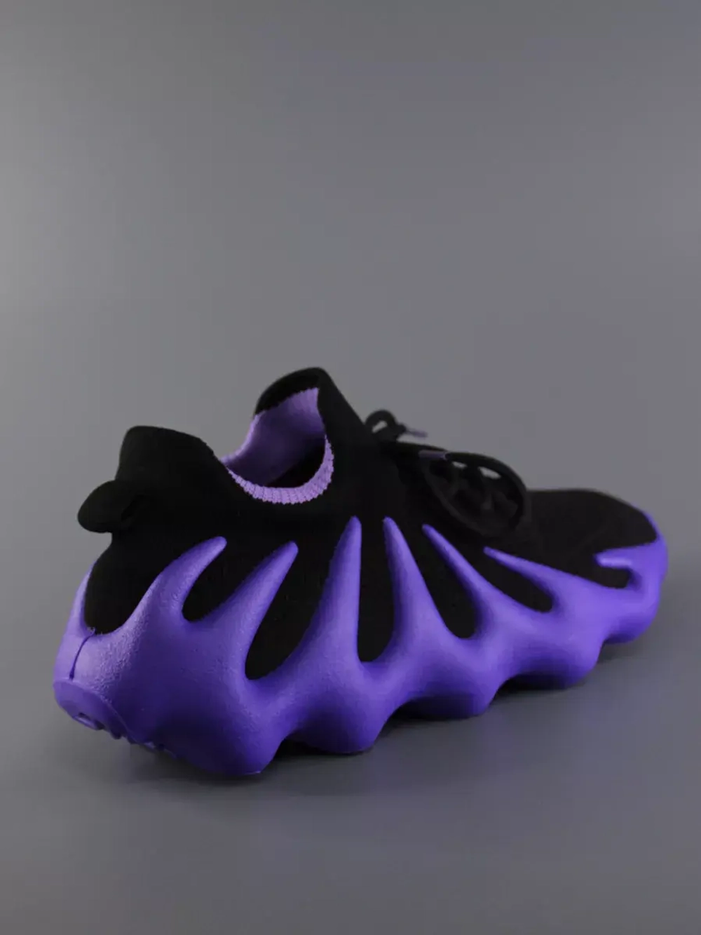 Кроссовки Изики - Yeezy boost- черно-фиолетовый