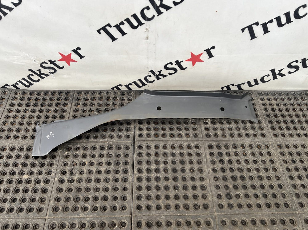 Накладка (дефект) порога правая 2023г