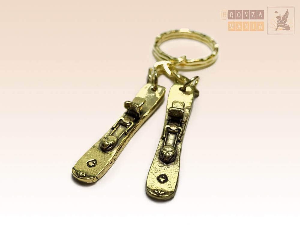 брелок Лыжи горные