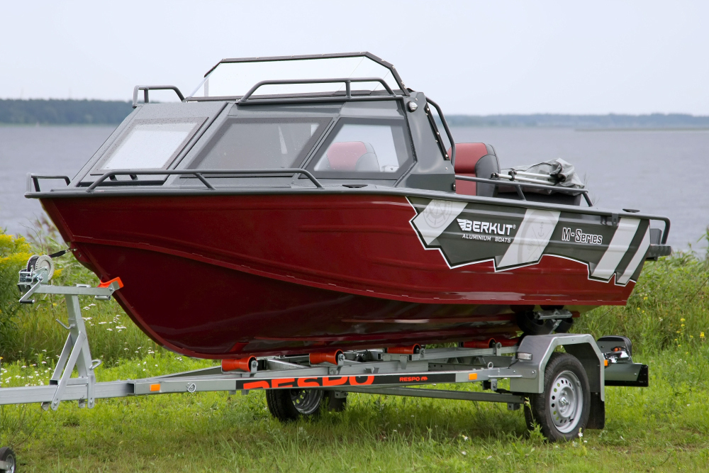 Лодка BERKUT M-HT