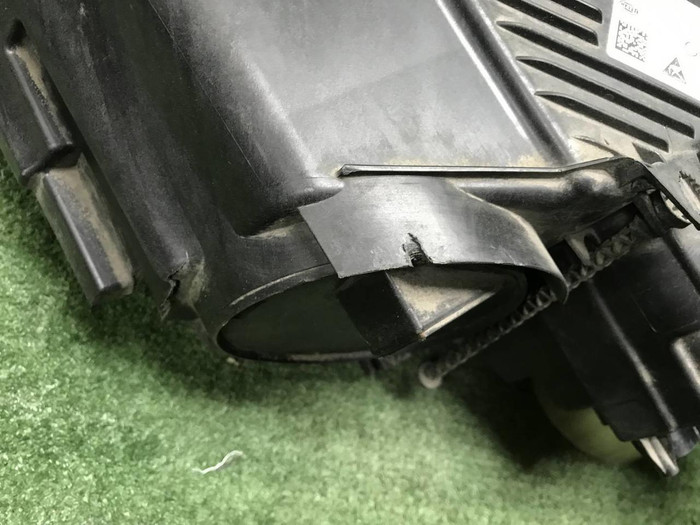 Битая Фара правая Mercedes E W213 (2020-2023) LED