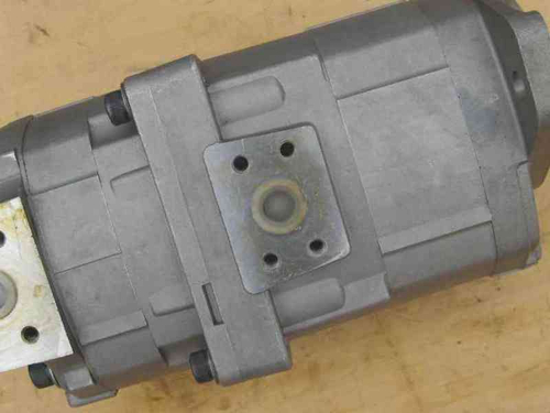 Насос komatsu LW250L-5H